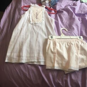 Well dressed Wolf Gigi